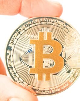 Craftbia Shining Silver and Gold Metal BTC Bitcoin Coin – Special Edition Metal Coin with Gold Plating | 32g | 40mm | Includes Acrylic Case Craftbia Shining Silver and Gold Metal BTC Bitcoin Coin – Special Edition Metal Coin with Gold Plating | 32g | 40mm | Includes Acrylic Case