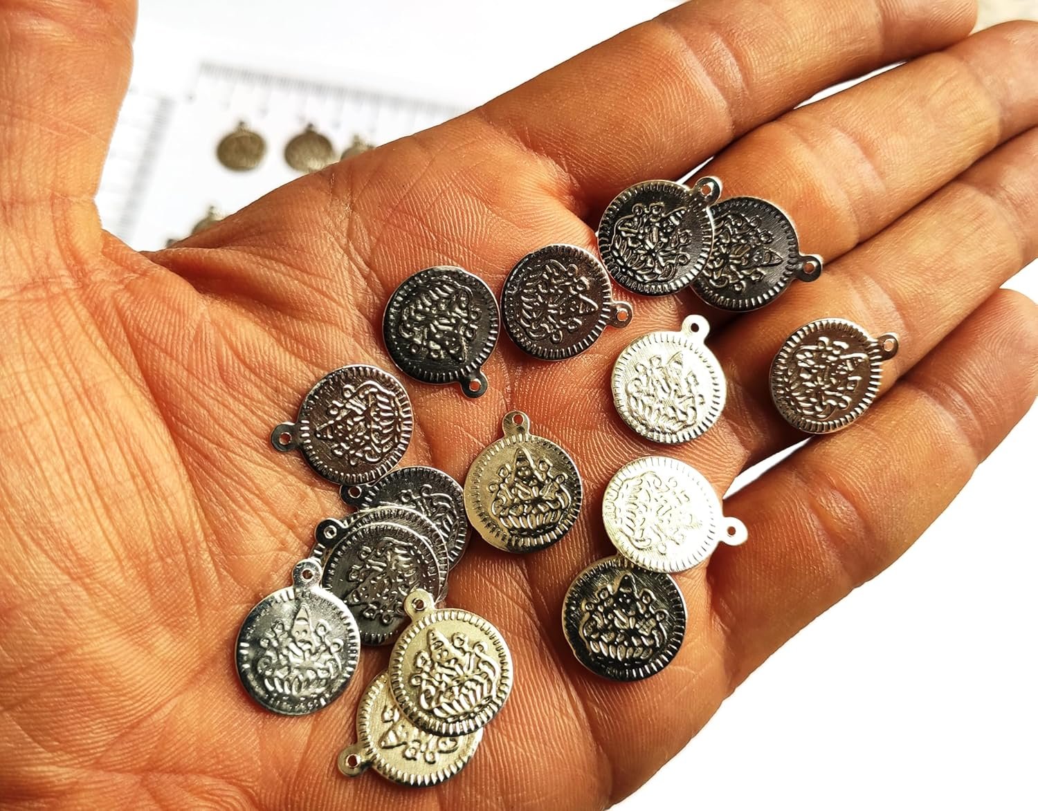 GoSetGet!(500 pcs) 14 MM Gold (250pcs) & Silver (250pcs) Lakshmi Kasu/Coin Coated Metal Beads for Embroidery, Jewelry & Arts (Gold_Silver-500) - Image 5